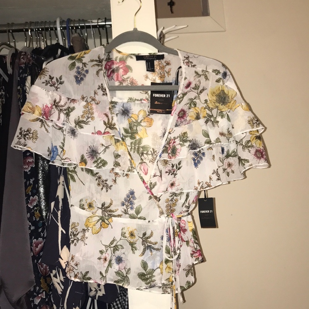 Brand new forever 21 flower blouse